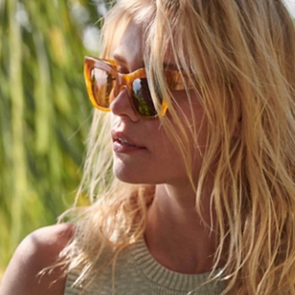 NWOT ~  Free People Polarized Cat~ Eyed Sunglasses with Pouch.